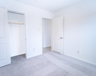 5610 Shelford Birch Drive - Photo Thumbnail 16