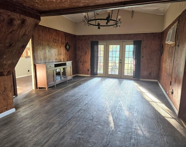 702 Saint Lawrence River Road - Photo Thumbnail 2