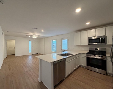 531 Flower Reed Court - Photo Thumbnail 4