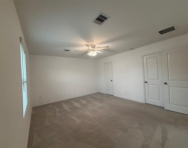 531 Flower Reed Court - Photo Thumbnail 8