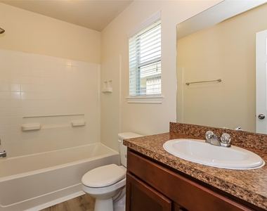 5430 Latta Plantation Drive - Photo Thumbnail 8