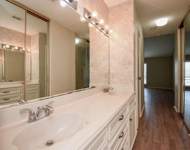 11280 Braes Forest Drive - Photo Thumbnail 8