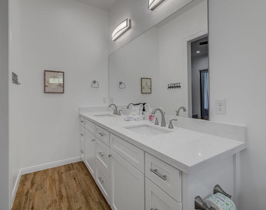 2309 67th Street - Photo Thumbnail 29