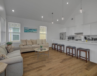 2309 67th Street - Photo Thumbnail 15