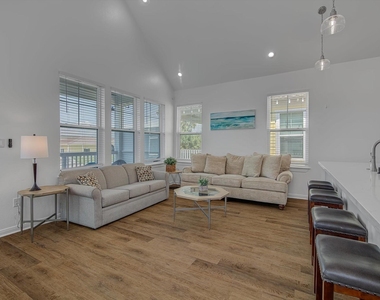 2309 67th Street - Photo Thumbnail 14