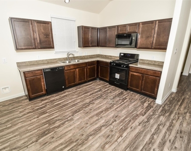 29602 Clover Shore Drive - Photo Thumbnail 2
