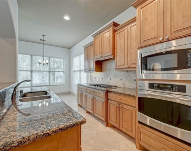 11207 St Laurent Lane - Photo Thumbnail 5