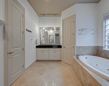 11207 St Laurent Lane - Photo Thumbnail 12