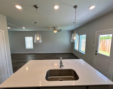 3327 Young Clover Way - Photo Thumbnail 14
