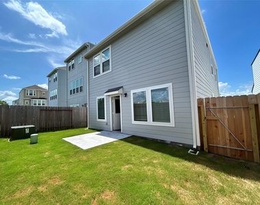 3327 Young Clover Way - Photo Thumbnail 31