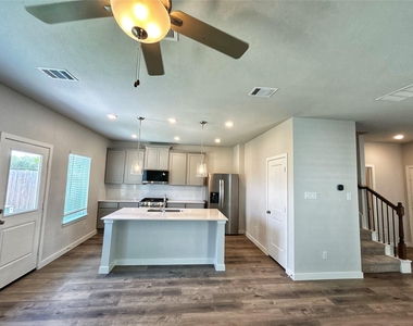 3327 Young Clover Way - Photo Thumbnail 7