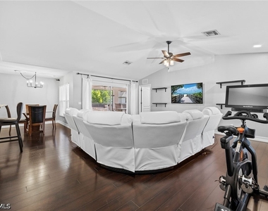 421 Broadmoor Street - Photo Thumbnail 3