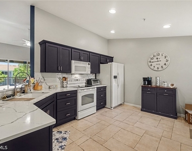 2624 Somerville Loop - Photo Thumbnail 7