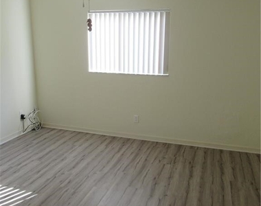 10041 Maddox Lane - Photo Thumbnail 14