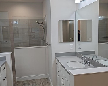 2305 Ariane Drive - Photo Thumbnail 12
