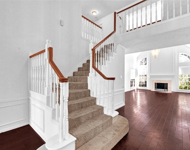 4622 Grand Cayman Drive - Photo Thumbnail 7