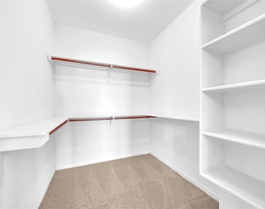 4622 Grand Cayman Drive - Photo Thumbnail 33