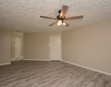 16335 Quail Echo Drive - Photo Thumbnail 9