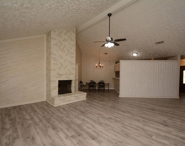16335 Quail Echo Drive - Photo Thumbnail 5