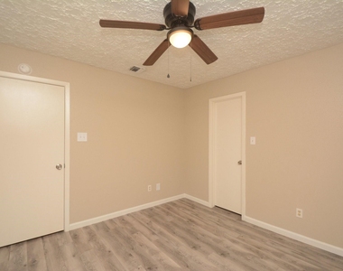16335 Quail Echo Drive - Photo Thumbnail 12
