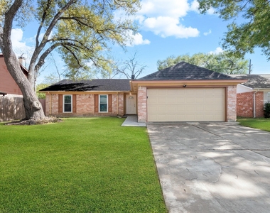 2510 Marble Falls Drive - Photo Thumbnail 2