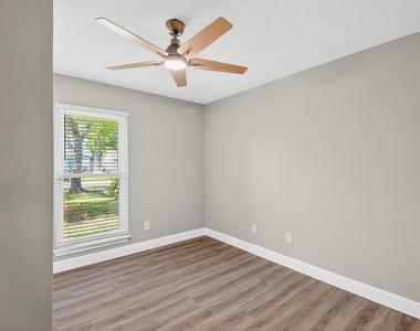 2510 Marble Falls Drive - Photo Thumbnail 9