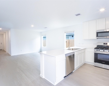 15724 Plum Brook Drive - Photo Thumbnail 12