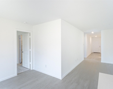 15724 Plum Brook Drive - Photo Thumbnail 14