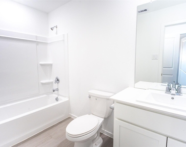 15724 Plum Brook Drive - Photo Thumbnail 5