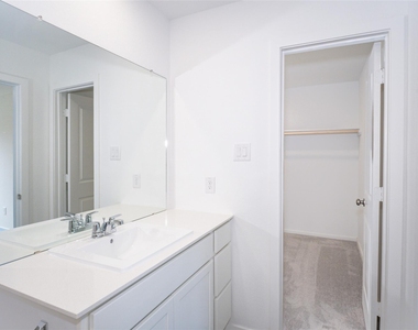 15724 Plum Brook Drive - Photo Thumbnail 18