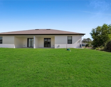 330 Gordon Avenue S - Photo Thumbnail 7