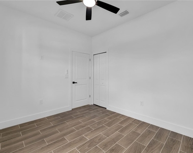 330 Gordon Avenue S - Photo Thumbnail 22