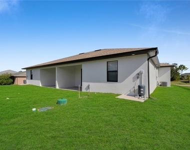 330 Gordon Avenue S - Photo Thumbnail 8