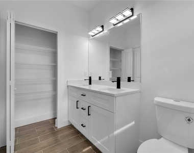 330 Gordon Avenue S - Photo Thumbnail 13
