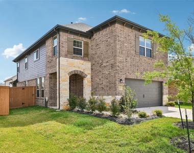 4806 Sand Clouds Drive - Photo Thumbnail 2