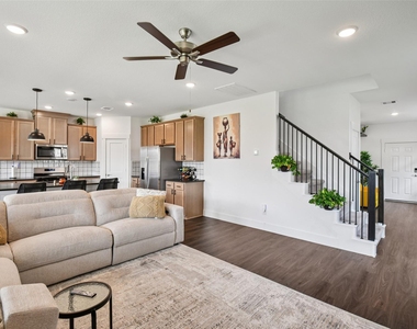 4806 Sand Clouds Drive - Photo Thumbnail 6