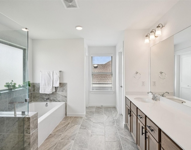 4806 Sand Clouds Drive - Photo Thumbnail 21