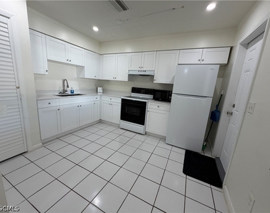 5831 Casablanca Court - Photo Thumbnail 4