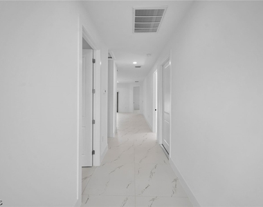 4986 Fairway Court - Photo Thumbnail 23