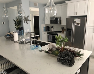 11021 Gulf Reflections Drive - Photo Thumbnail 8