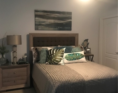 11021 Gulf Reflections Drive - Photo Thumbnail 22