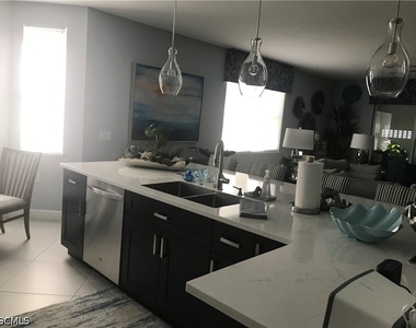 11021 Gulf Reflections Drive - Photo Thumbnail 7