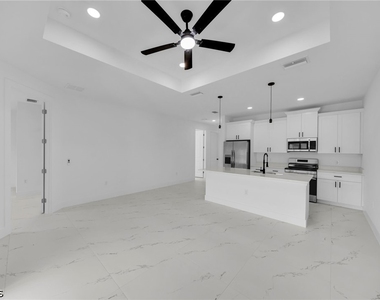4746 27th Street Sw - Photo Thumbnail 6