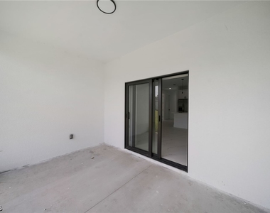 4746 27th Street Sw - Photo Thumbnail 1