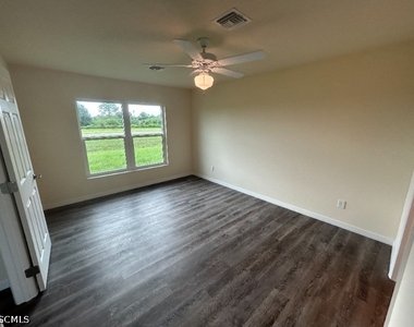 9004 Lamkin Court - Photo Thumbnail 4