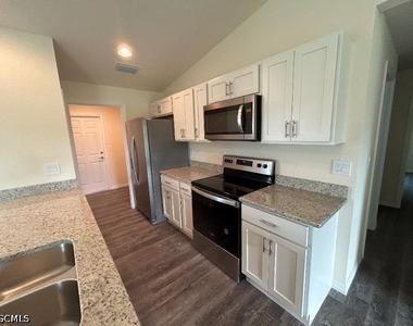 9004 Lamkin Court - Photo Thumbnail 2