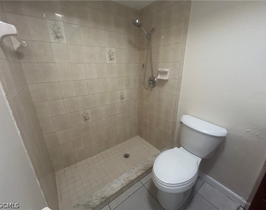 215-217 Se 23rd Place - Photo Thumbnail 10