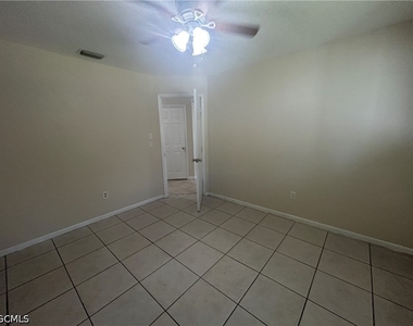 215-217 Se 23rd Place - Photo Thumbnail 9