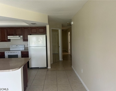 215-217 Se 23rd Place - Photo Thumbnail 5