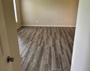 1017 Nw 24th Avenue - Photo Thumbnail 20
